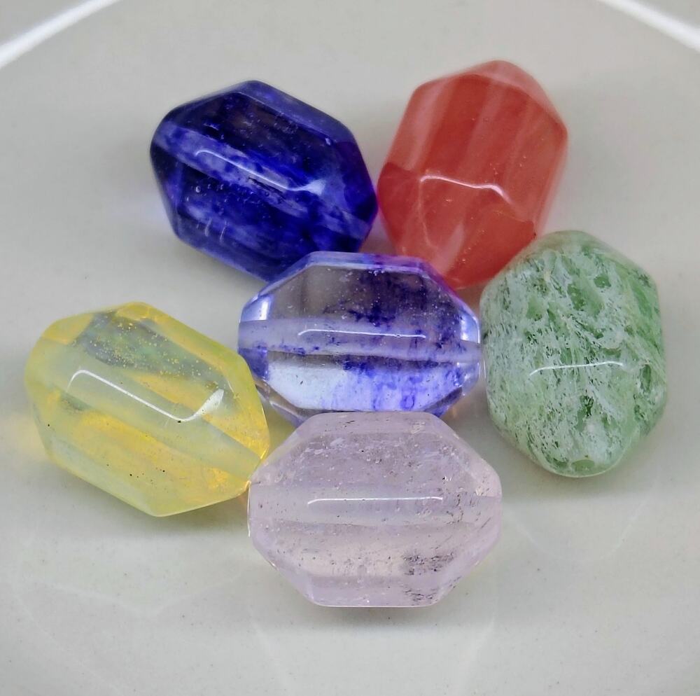 BEAUTIFUL COLORFUL BRILLIANT CRAFT AND JEWELRY MAKING BEAD SAMPLER